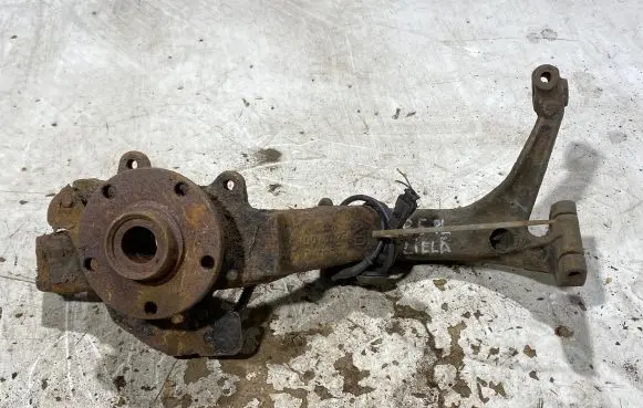 Volkswagen PASSAT B5 Front wheel hub spindle knuckle