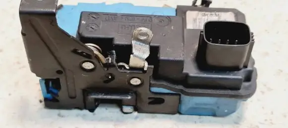 Volvo S60 Front door lock 30699748