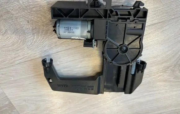 Mercedes-Benz E W211 Seat adjustment motor 0009700026