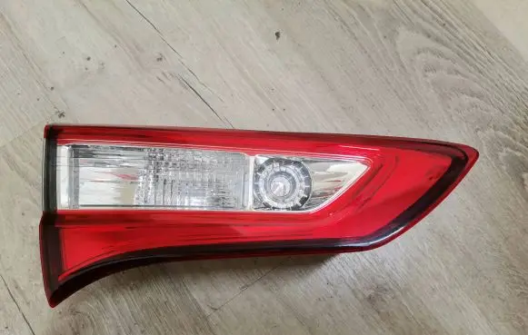 Toyota Yaris Tailgate rear/tail lights 0D206 25113 0000