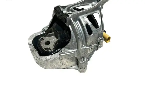 Engine mount bracket