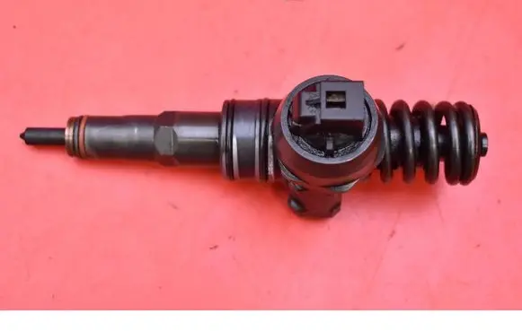 Skoda Fabia Mk1 (6Y) Fuel injector 038130073AJ