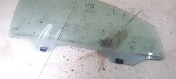 Volkswagen Polo Front door window/glass (coupe) E1143R00086 DOT50M584AS2