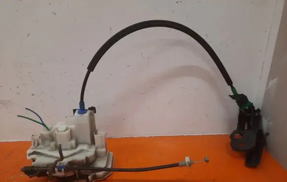 Fiat Fiorino Front door lock