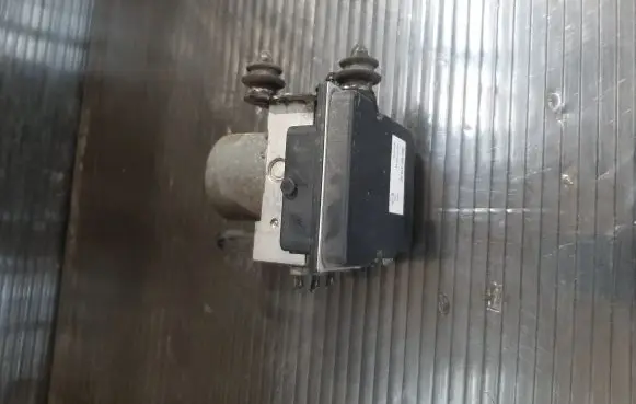 Audi A4 S4 B8 8K ABS Pump 8K0907379AE
