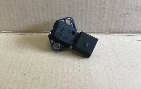 Volkswagen Golf IV Air pressure sensor 0281002177 038909051