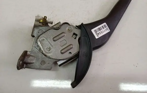 Nissan Tiida C11 Handbrake/parking brake lever assembly 