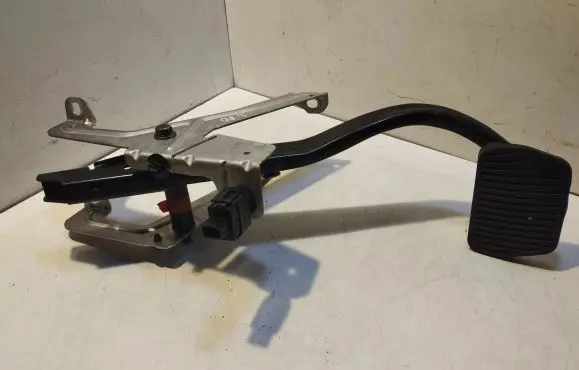Volvo S80 Brake pedal 3516078