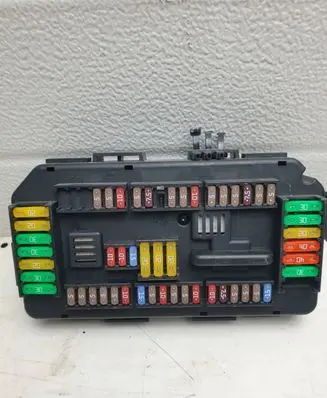 BMW 5 F10 F11 Fuse box set B010147400 25081941