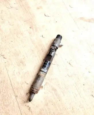 Fuel injector