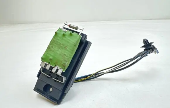 Ford Focus Heater blower fan relay DEG002TT TH255