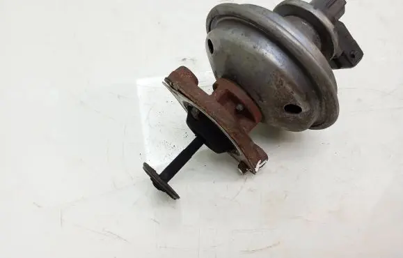 BMW 5 E60 E61 EGR valve 7801942