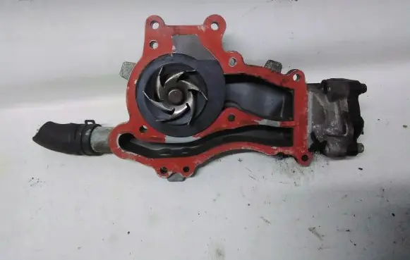 Opel Corsa D Water pump 25193407