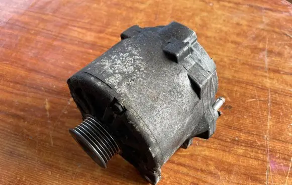 Volkswagen Touareg I Generator/alternator 059903015P