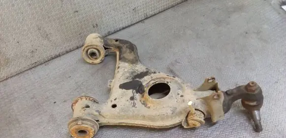 Mercedes-Benz E W210 Front lower control arm/wishbone 