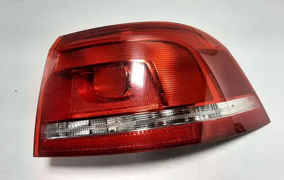 Volkswagen PASSAT B7 Rear/tail lights 3AF945096E