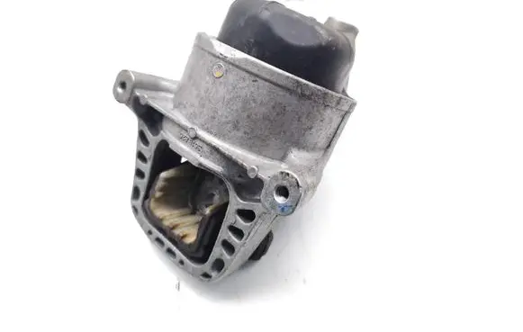 Engine mount bracket