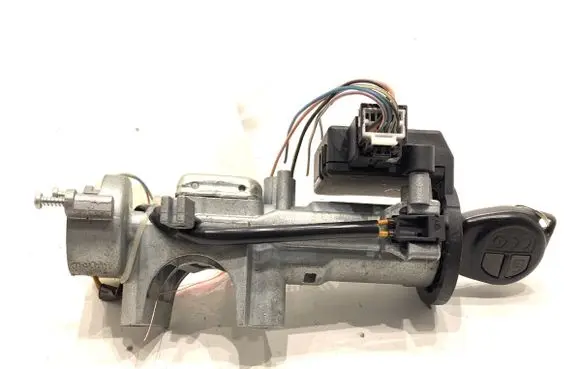 Suzuki Swift I Ignition lock 3397062J10