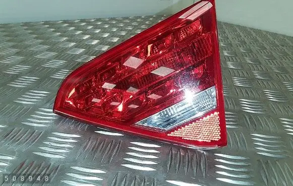 Tailgate rear/tail lights