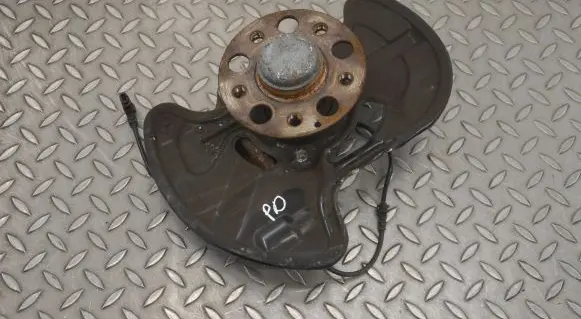Mercedes-Benz SLK R172 Front wheel hub