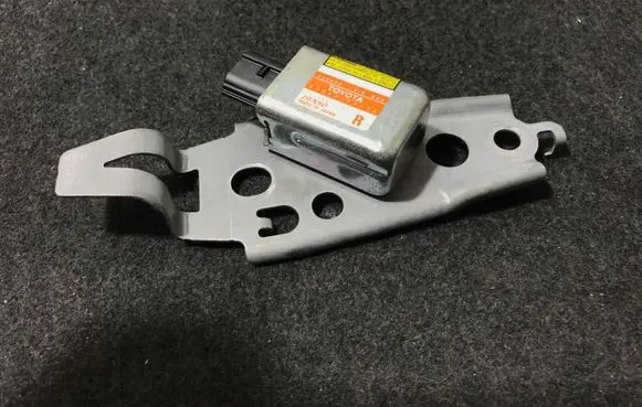 Lexus GS 300 350 430 450H Airbag deployment crash/impact sensor 8986030130