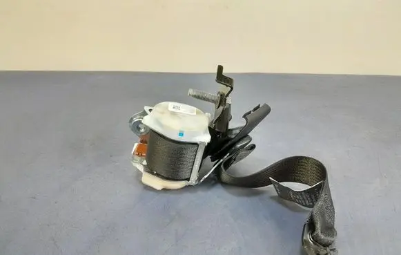 Ford Mustang VI Front seatbelt FR3B63611B68BJ
