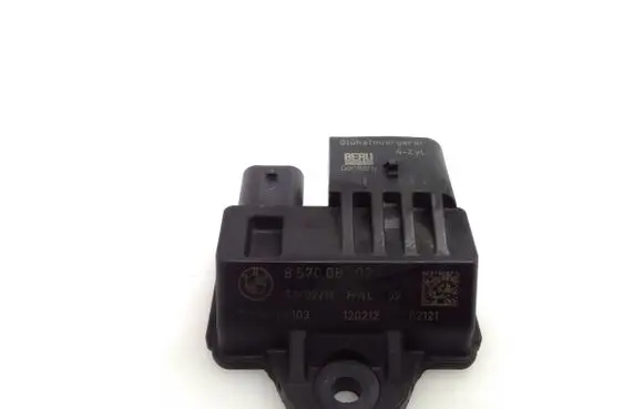 BMW 5 F10 F11 Glow plug pre-heat relay 8570087