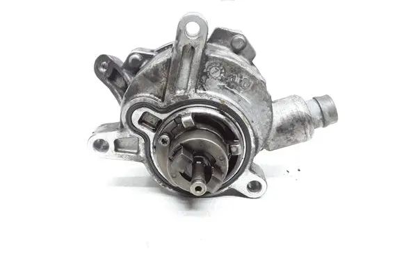 Volvo V70 Vacuum pump 30731825