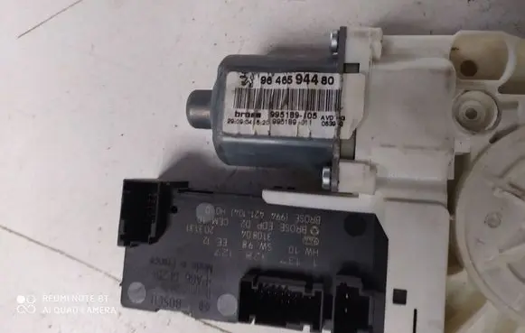 Peugeot 407 Front door window regulator with motor 9646594480