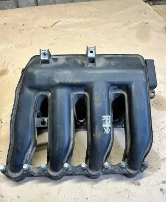 BMW 1 E81 E87 Intake manifold 7787318 7788184