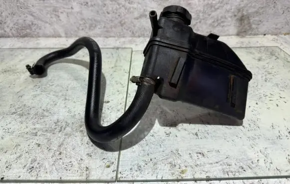 Volvo S80 Power steering fluid tank/reservoir 30665496 1783