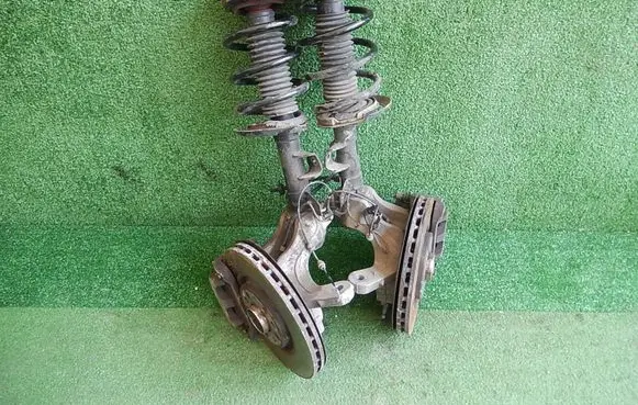 Jeep Cherokee Front wheel hub spindle knuckle