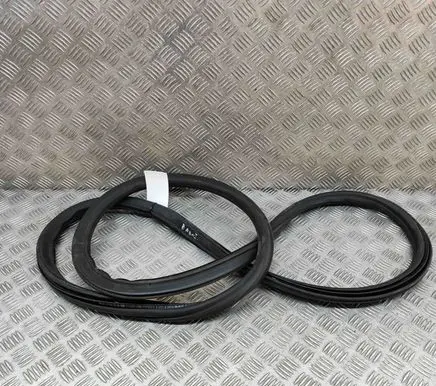 Porsche Taycan 9J1 Trunk rubber seal (body) 9J0827705