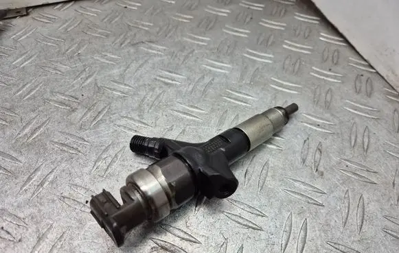 Subaru Forester SH Fuel injector 16613AA020