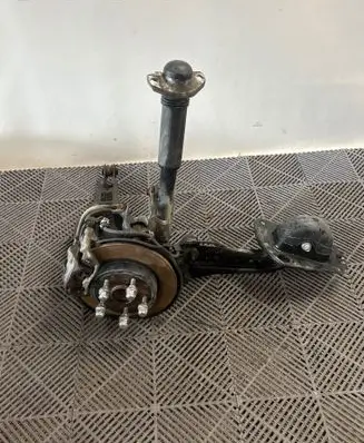 Rear wheel hub spindle/knuckle