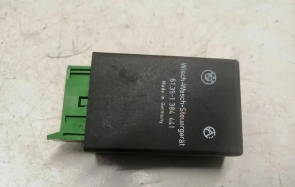 BMW 5 E34 Window wiper relay 61351384441