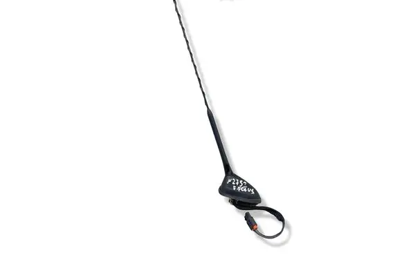 Ford Focus Aerial GPS antenna AM5T18828BF 20140827 AN3AC
