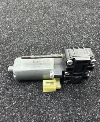 BMW 5 G30 G31 G38 Steering column adjust motor 7045077