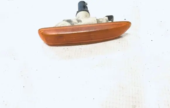 BMW 3 E46 Front fender indicator light 63138370720 6313-8370720