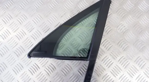 Volkswagen Touareg II Front door vent window glass four-door 7P6845113