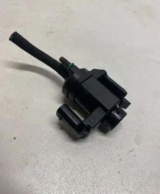BMW X3 G01 Vacuum valve 70478502 171348 8570591