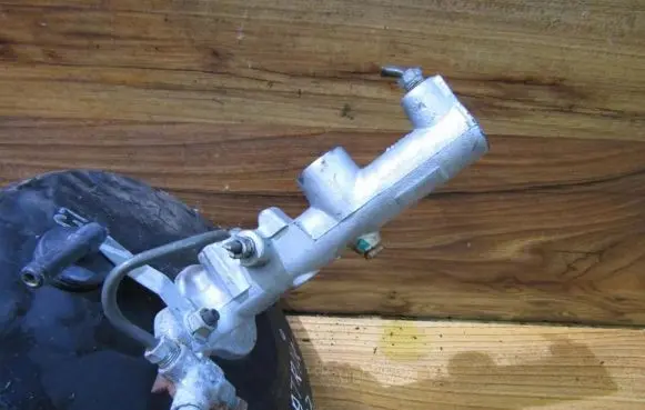 Hyundai Matrix Master brake cylinder