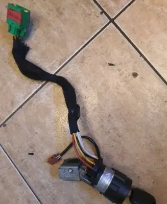 Peugeot 206 Ignition lock 36353100