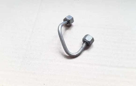 Suzuki Grand Vitara II Fuel injector supply line/pipe Z932