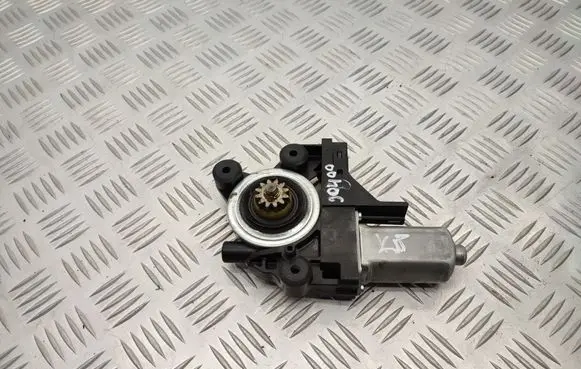 Volvo XC70 Front door window regulator motor 970713101