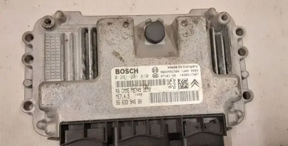 Peugeot 307 Engine control unit/module 0261201610