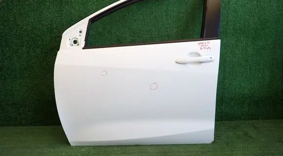 Toyota Yaris XP210 Front door 