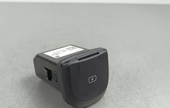 Genesis GV70 USB socket connector 96125T6000NNB 202408260304