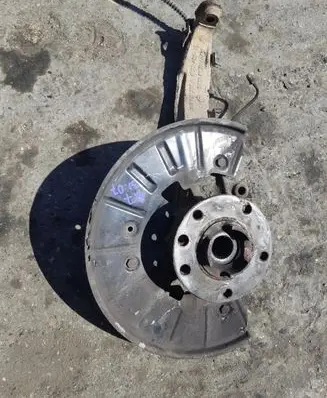 Audi Q7 4L Front wheel hub spindle knuckle