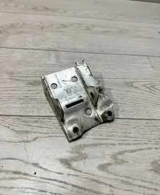 BMW 5 F10 F11 Radiator mount bracket 7186514 7211162 7207152